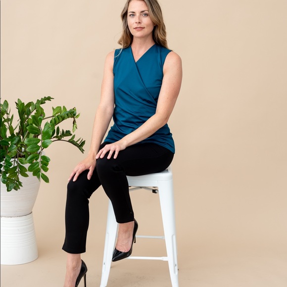 Sleeveless Cross Front Top - Picture 3 of 5